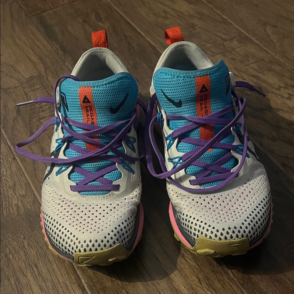Nike Trail Women's Running Shoes - White, Purple and Pink